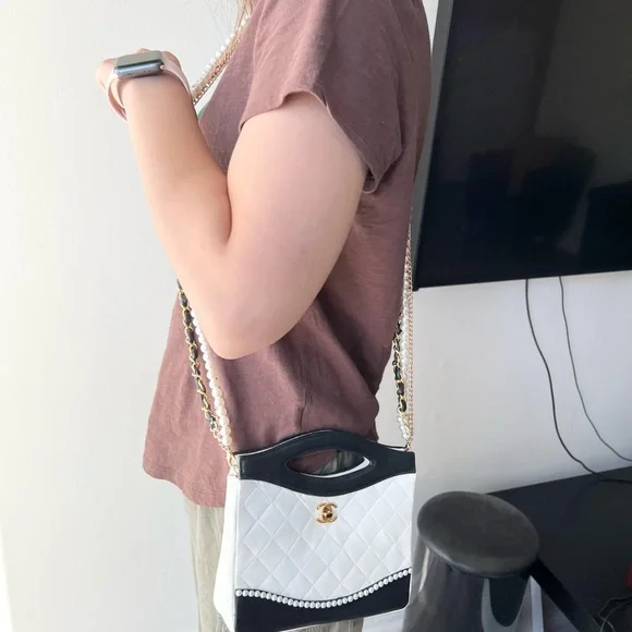 Up for Trade🔥🔥🔥RARE 🔥 Chanel Mini Tote Pearl Crossbody Bag - Picture 11 of 14